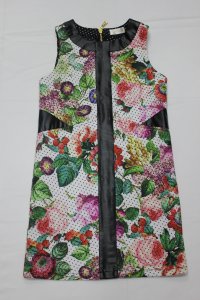 sarafan-s-kozhanymi-vstavkami